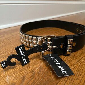 Hot Topic Three Row Pyramid Stud Belt, size XL